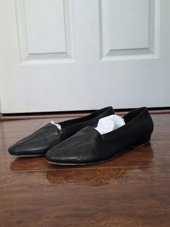 Laura Scott Shoes - Laura Scott Women's Leather Slip-On Square Toe Black Loafers Size 8 Minimalist